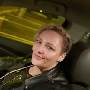 Meet your Posher, Maxine